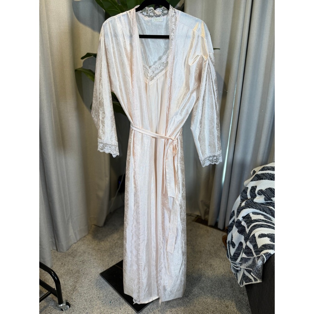 Vintage Elissia Pale Pink Lace Maxi Robe and Nightgown Set Floral Damask